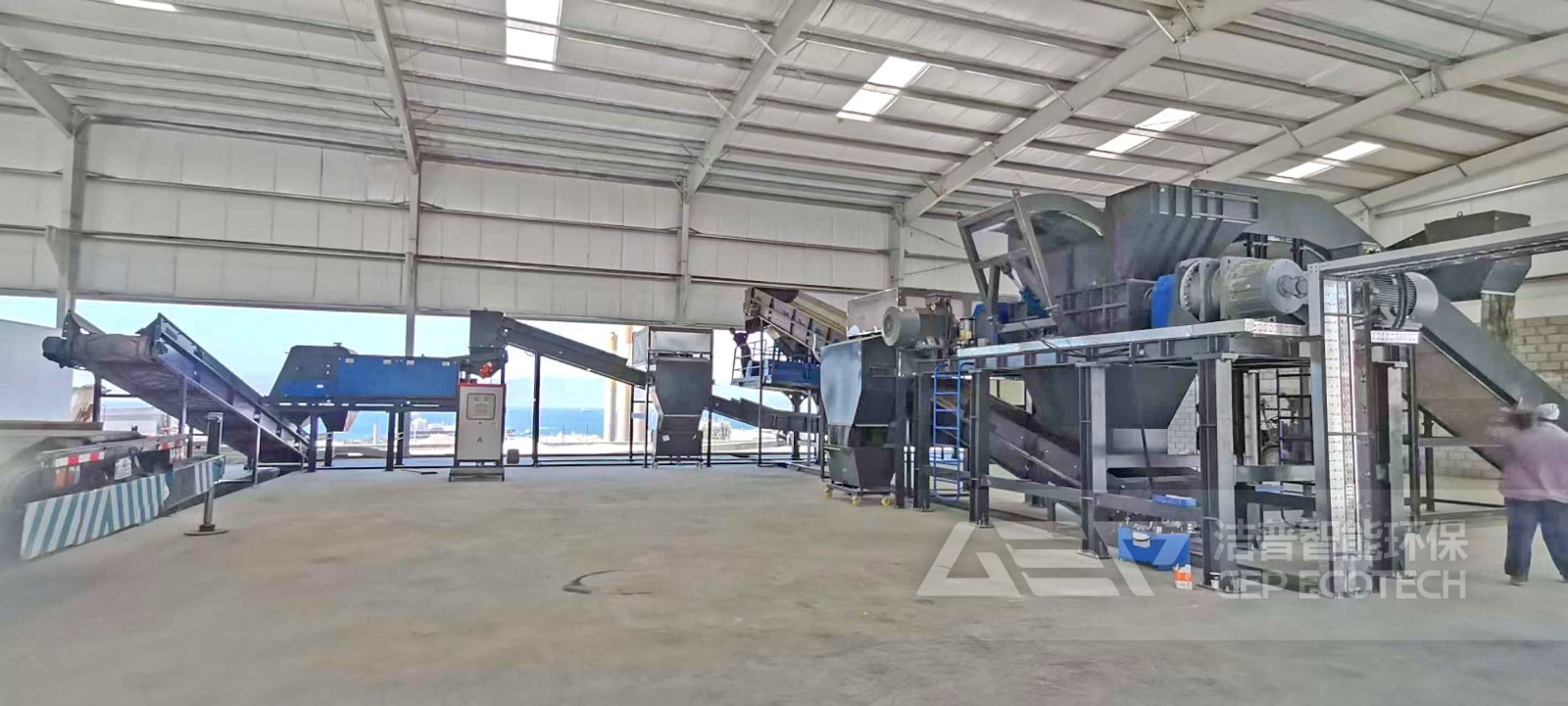 潔普撕碎機(jī)處置現(xiàn)場(chǎng)